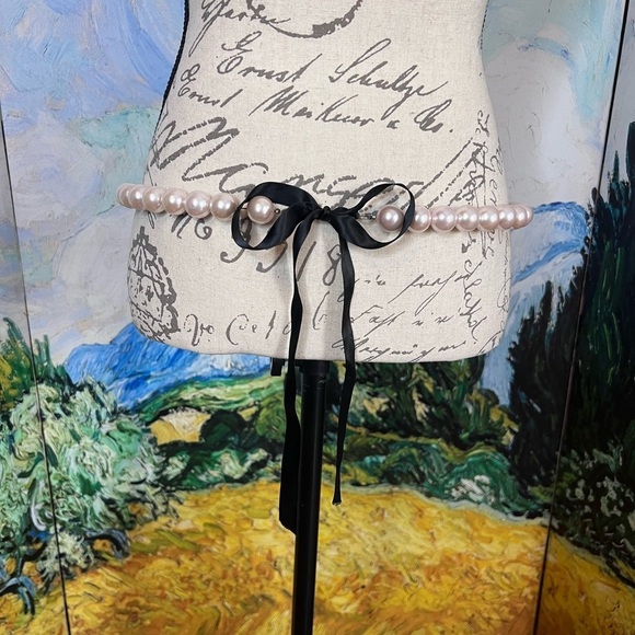 Baby pink, pearl, beaded belt with black bow. main image 6